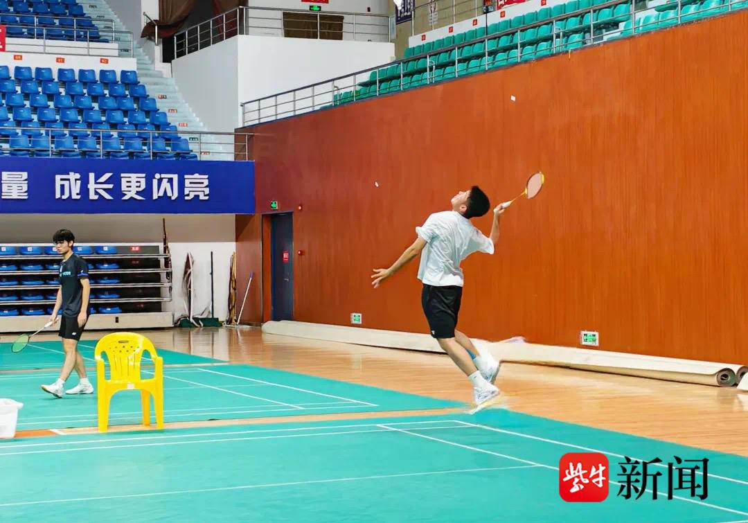 学校还开设, 生羽毛球锦