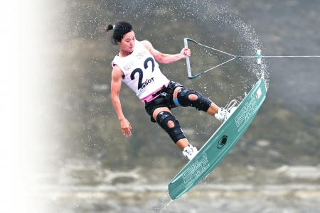 龙舟世运首, 露获得冠军