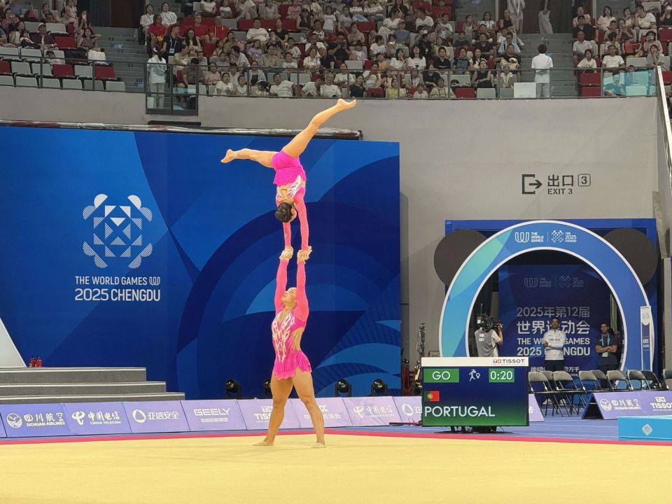 rHni, 体操 rHni, 体操