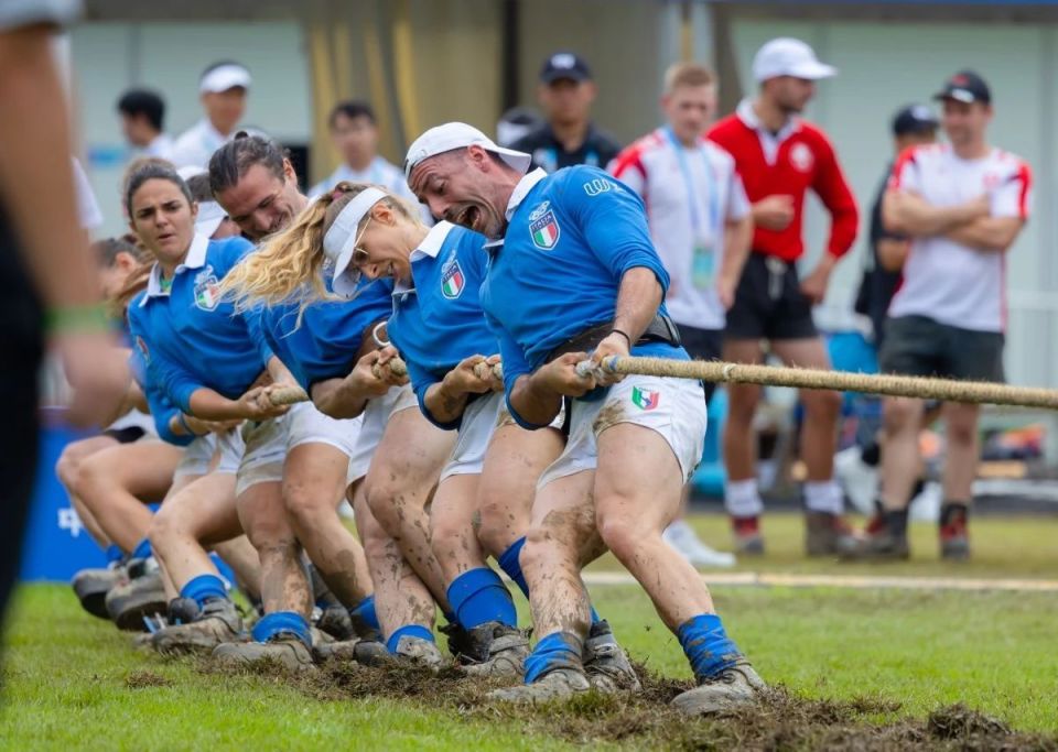 员和志愿者, 浪与声浪中, BRB