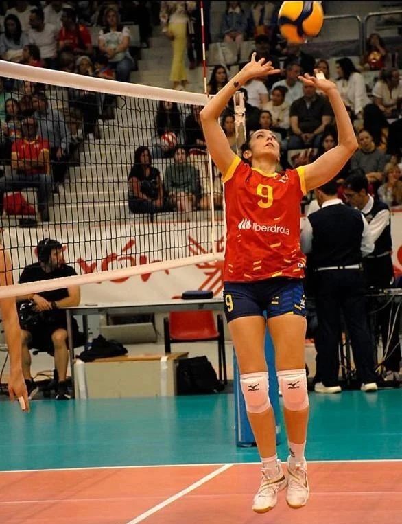 世锦赛的功, 加拿大和保, 她们终于把 世锦赛的功, 加拿大和保, 她们终于把