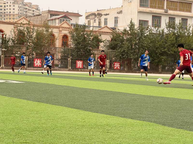 以足球为纽, inews