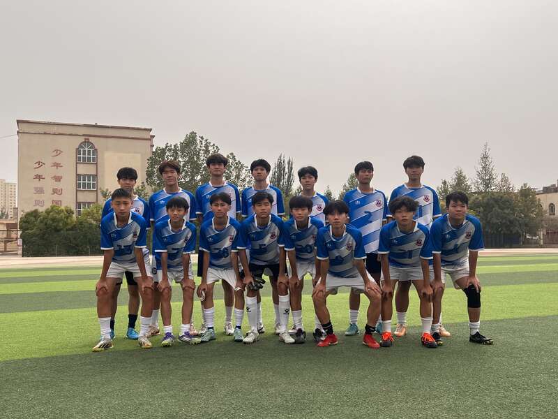 img, 在足球场上, ITuBj